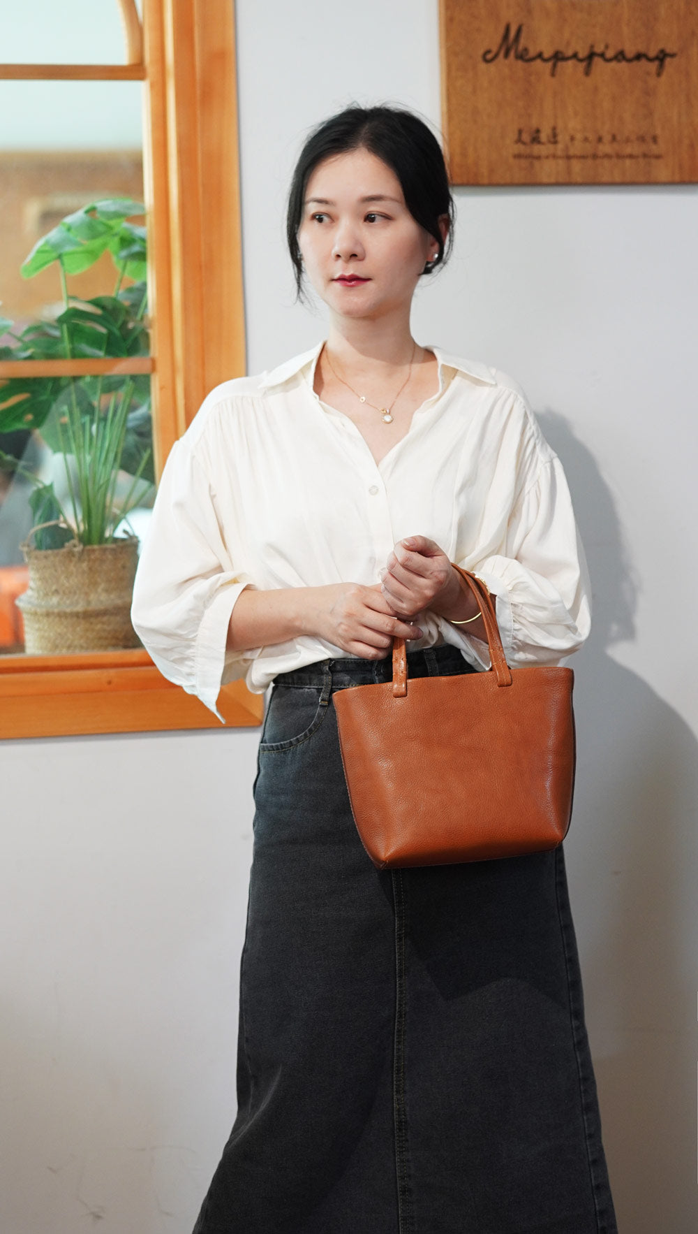 Deerskin vegetable basket bag